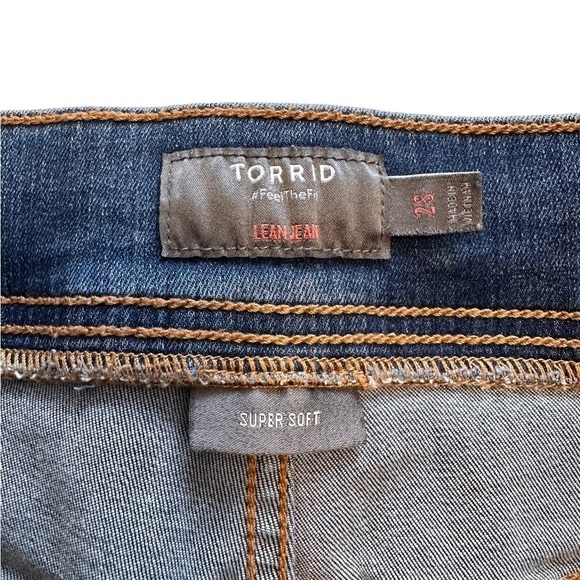 Torrid Pull On Distressed Lean Jean Skinny Super Soft High Rise Jeans - Size 2X - Picture 4 of 11